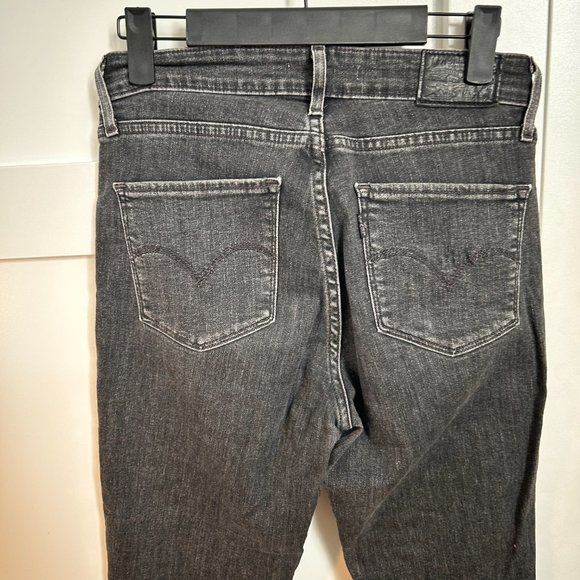 High Rise Skinny Jeans | Levis 721 - Picture 6 of 8